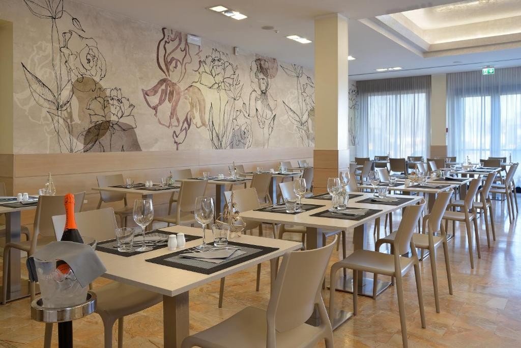 HOTEL BOEMIA