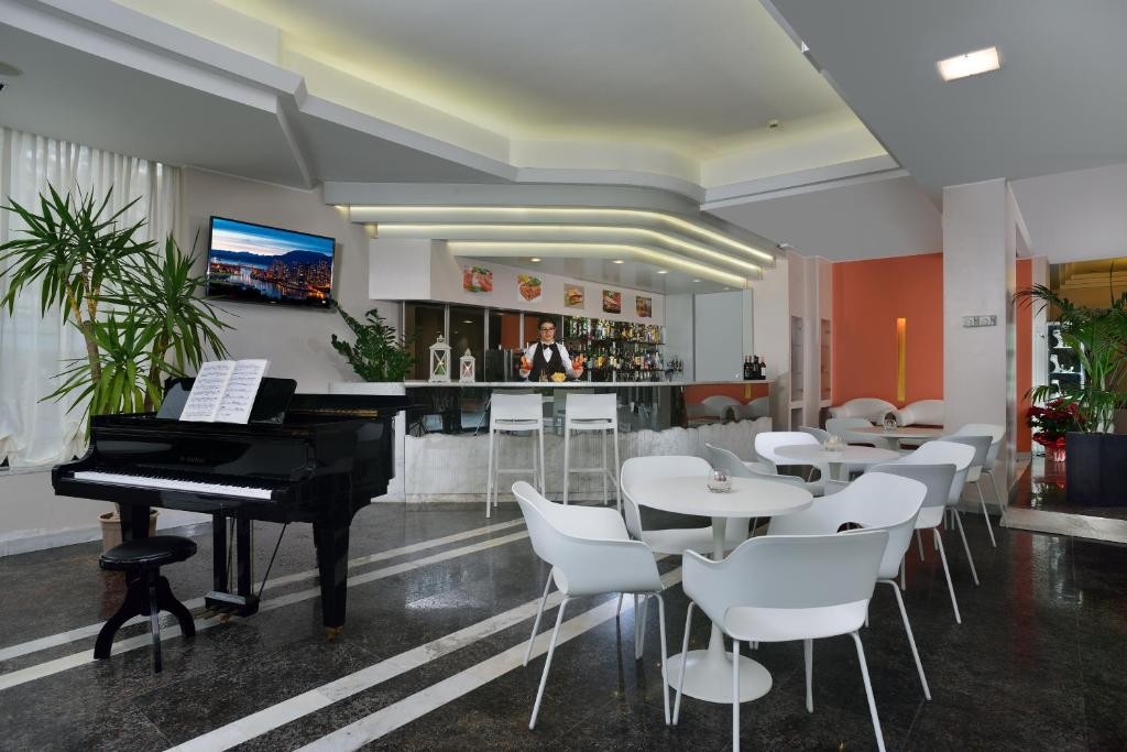 HOTEL BOEMIA