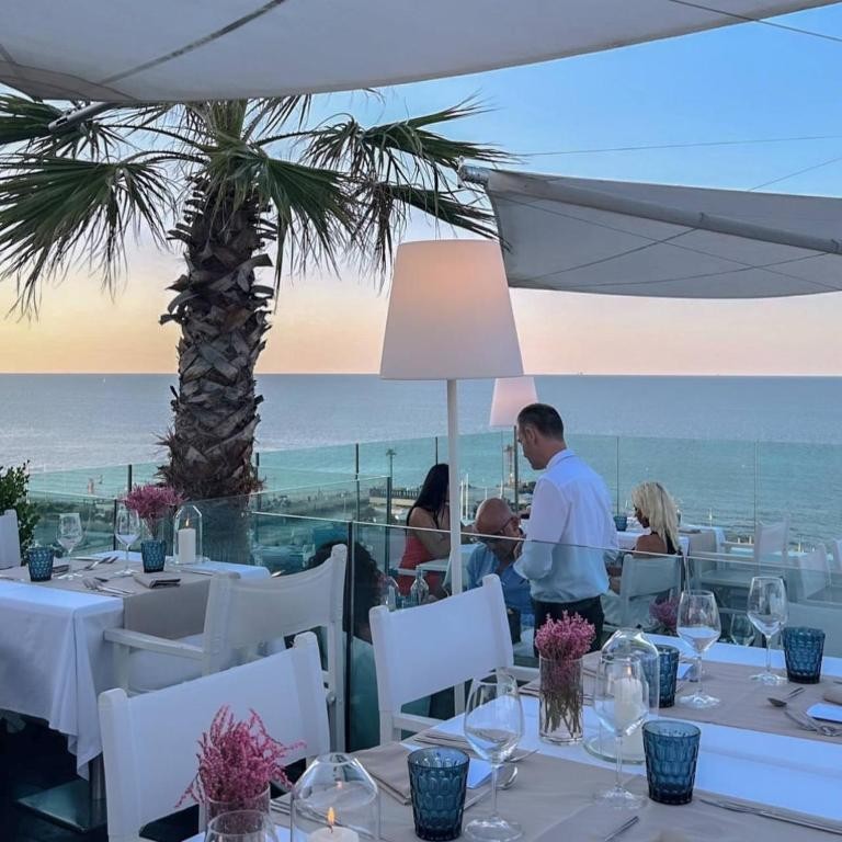 HOTEL LUNGOMARE