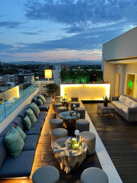 HOTEL LUNGOMARE