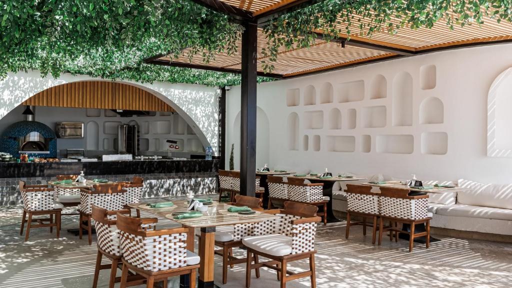 POSH CLUB SUNRISE REMAL BEACH