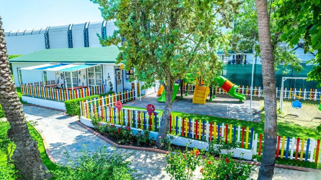 LE JARDIN RESORT (EX.QUEENS PARK LE JARDIN HOTEL)