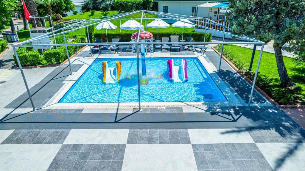 LE JARDIN RESORT (EX.QUEENS PARK LE JARDIN HOTEL)