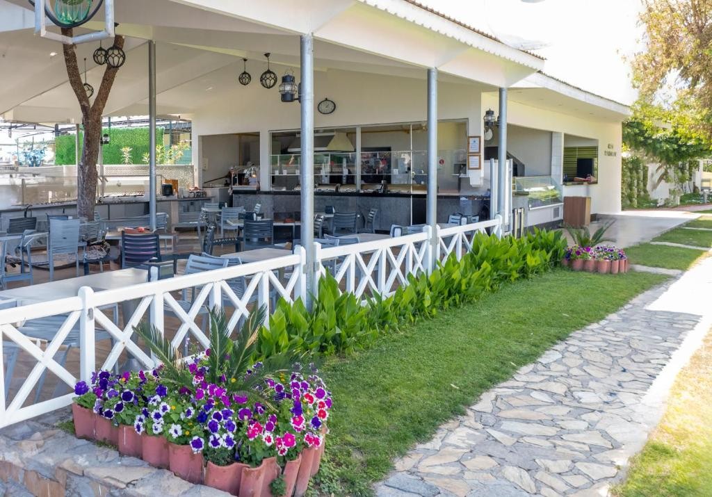 LE JARDIN RESORT (EX.QUEENS PARK LE JARDIN HOTEL)