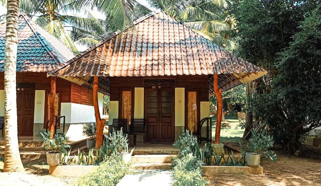 Lagoon Paradise Beach Resort