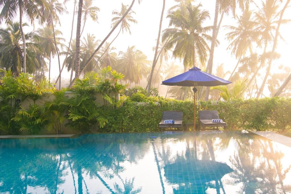 Lanka Beach Bungalows & Villa