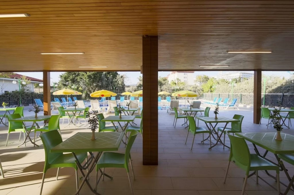 OJI BEACH HOTEL ( EX.OPIA HOTEL)
