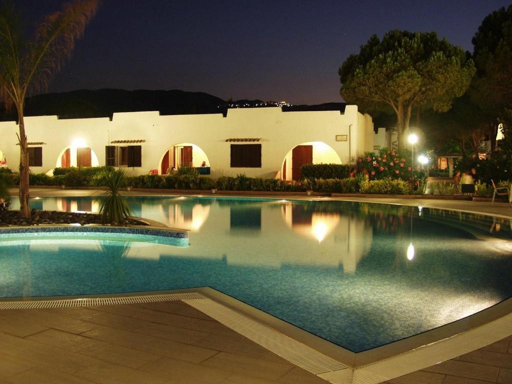 Estella Club