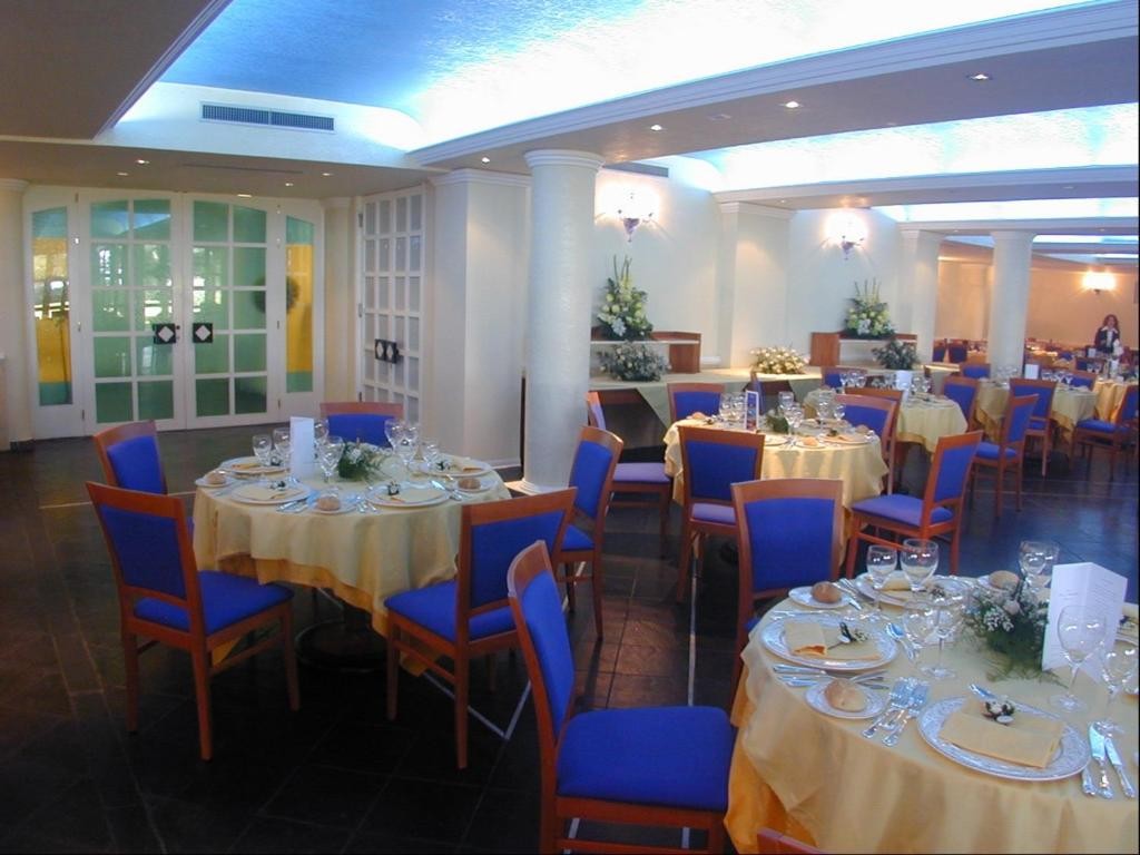 Estella Club