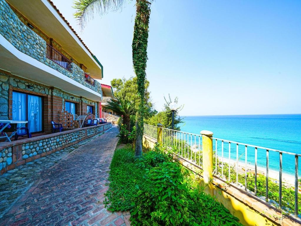 FUTURA STYLE BAIA TROPEA