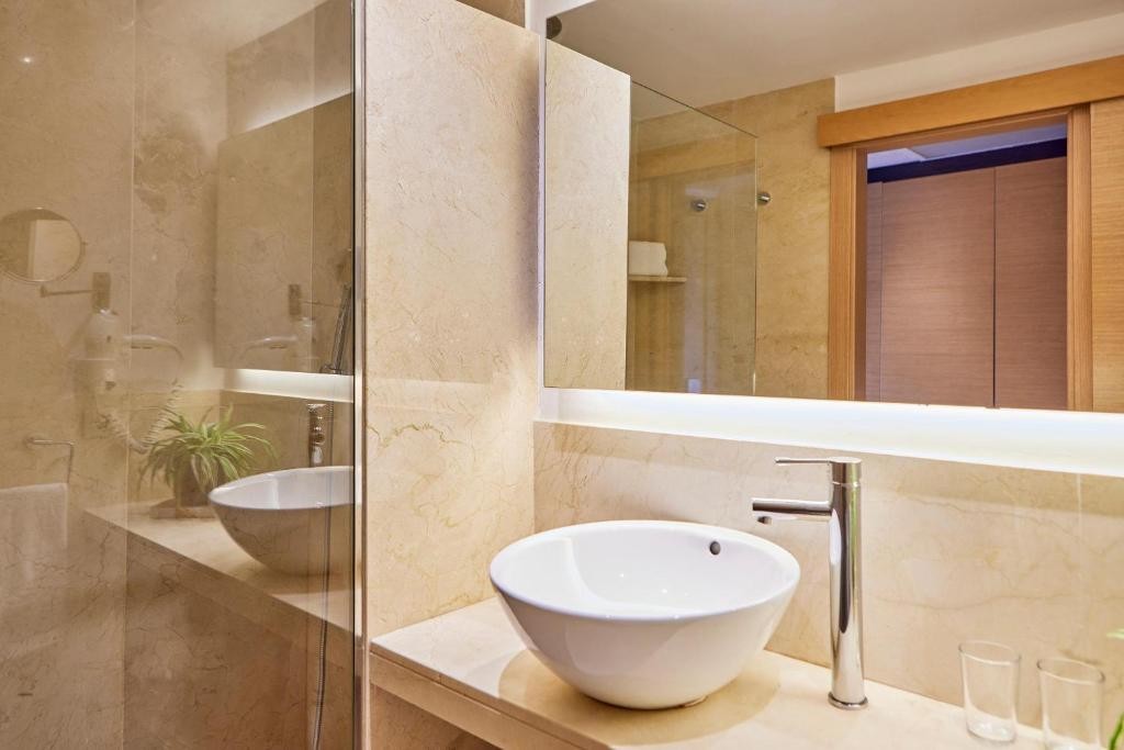 Zafiro Tropic & Spa