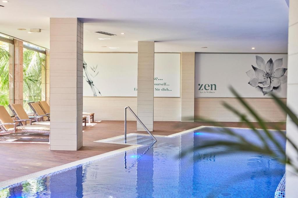 Zafiro Tropic & Spa