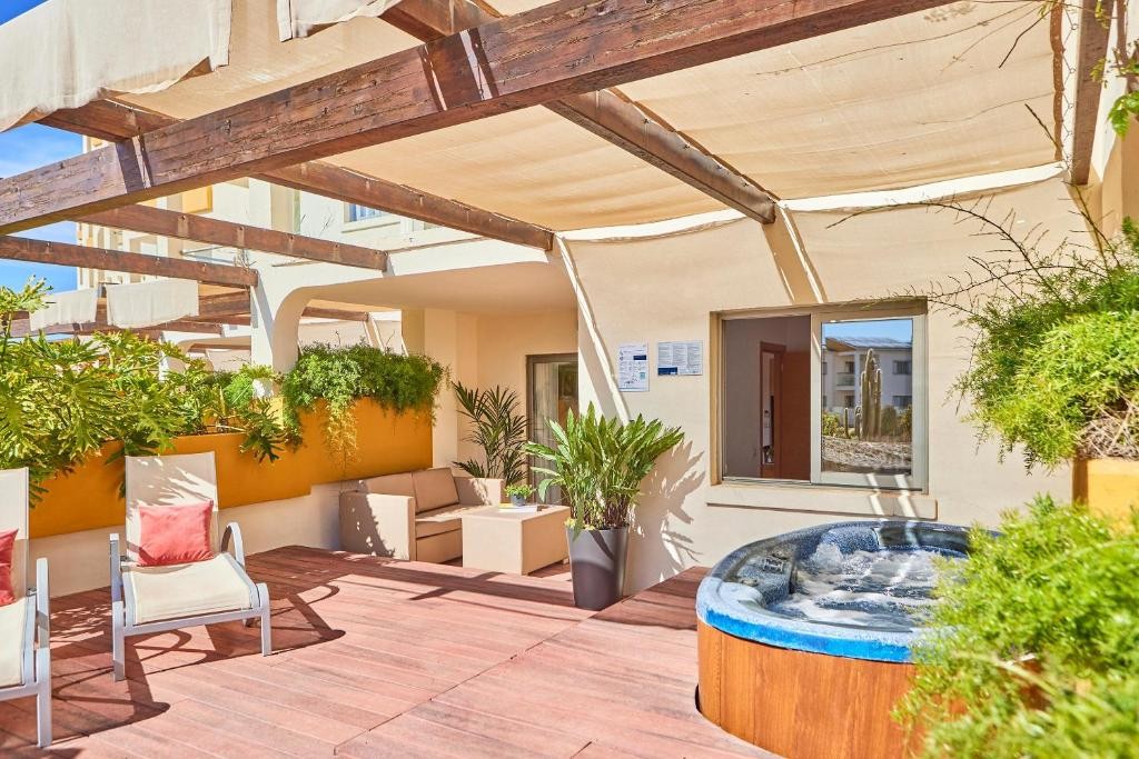 Zafiro Tropic & Spa