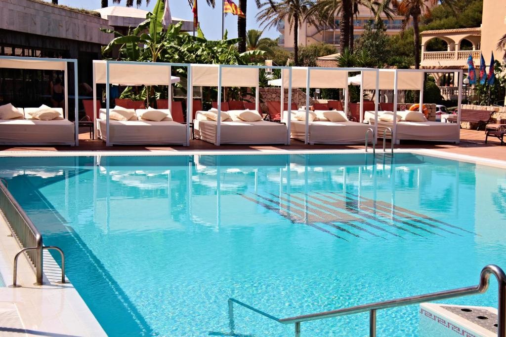 Serrano Palace Hotel