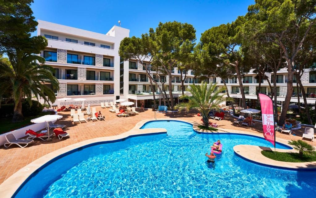 S'Entrador Playa Hotel & SPA