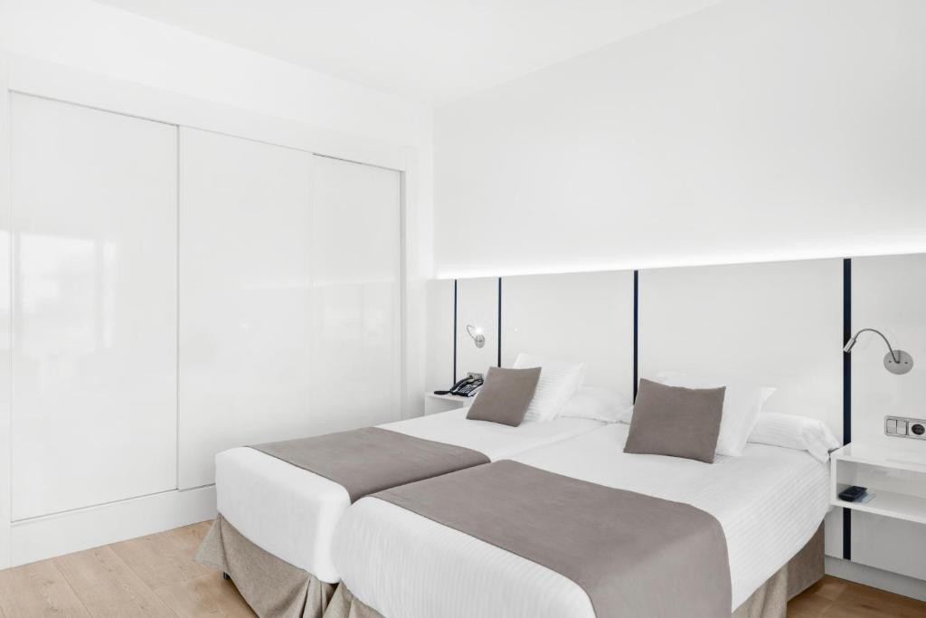 THB El Cid (Adults Only +18 Y.o)