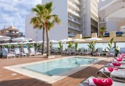 Js Yate Hotel