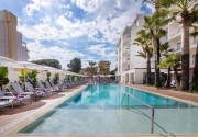Js Yate Hotel