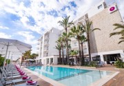 Js Yate Hotel