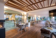 Js Yate Hotel