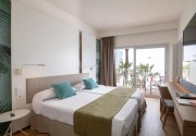 Js Yate Hotel