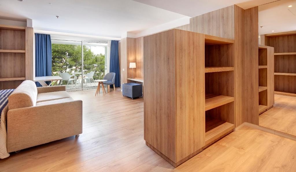 Hipotels Bahia Cala Millor (Adults Only 18+)