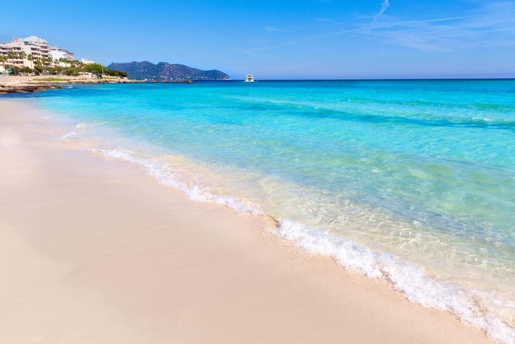 Hipotels Bahia Cala Millor (Adults Only 18+)