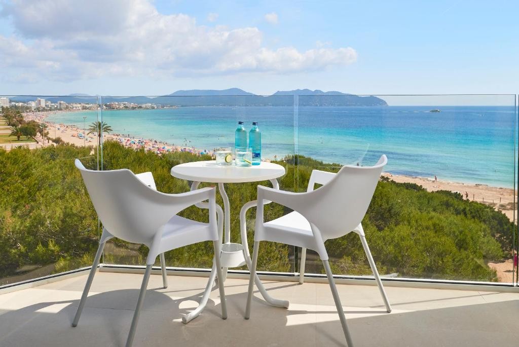 Hipotels Bahia Cala Millor (Adults Only 18+)