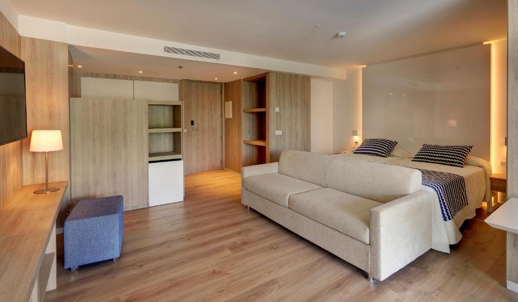 Hipotels Bahia Cala Millor (Adults Only 18+)