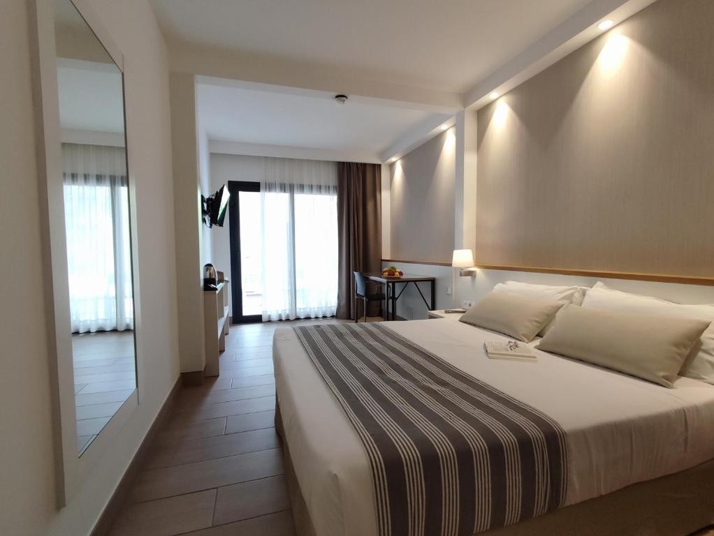 Rosamar Es Blau (Adults Only From 21 y.o.)