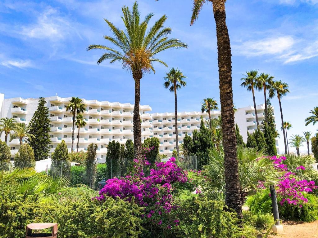 Eix Lagotel Hotel & Apartments