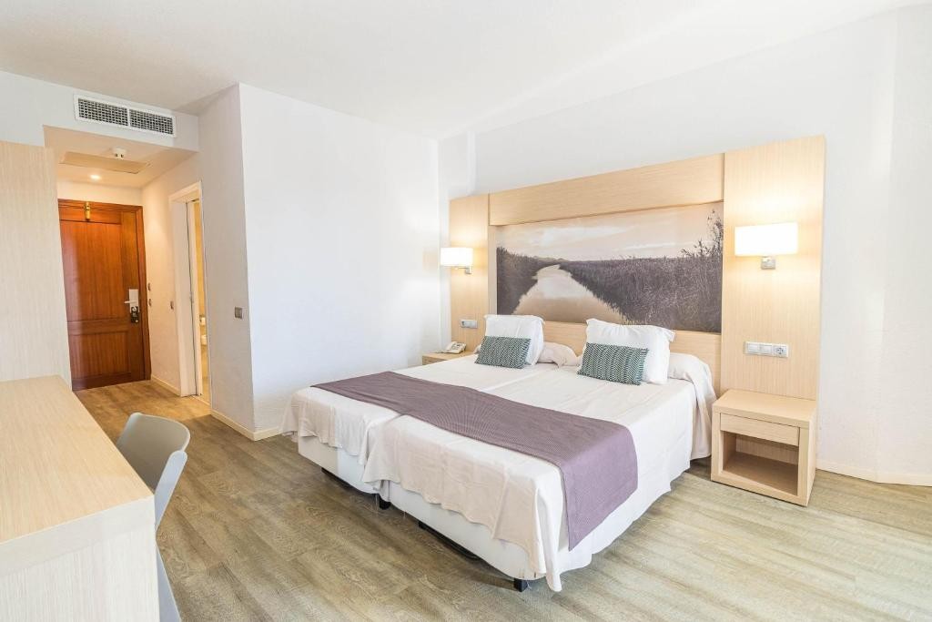 Eix Lagotel Hotel & Apartments