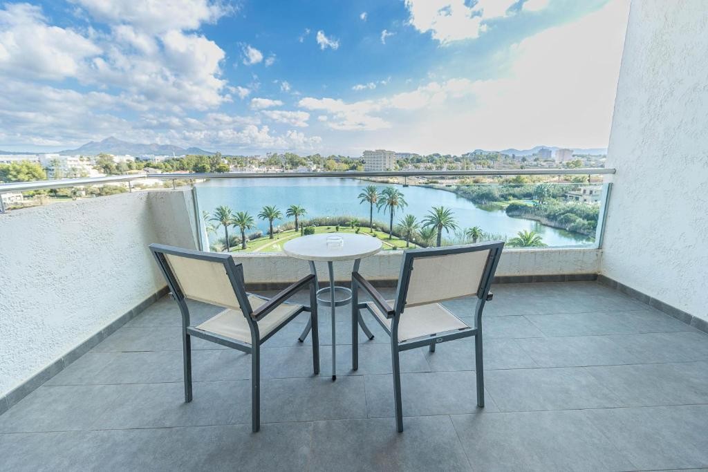 Eix Lagotel Hotel & Apartments