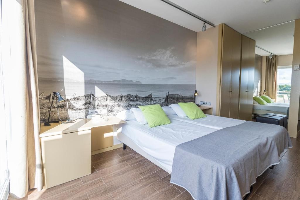 Eix Platja Daurada Aparthotel