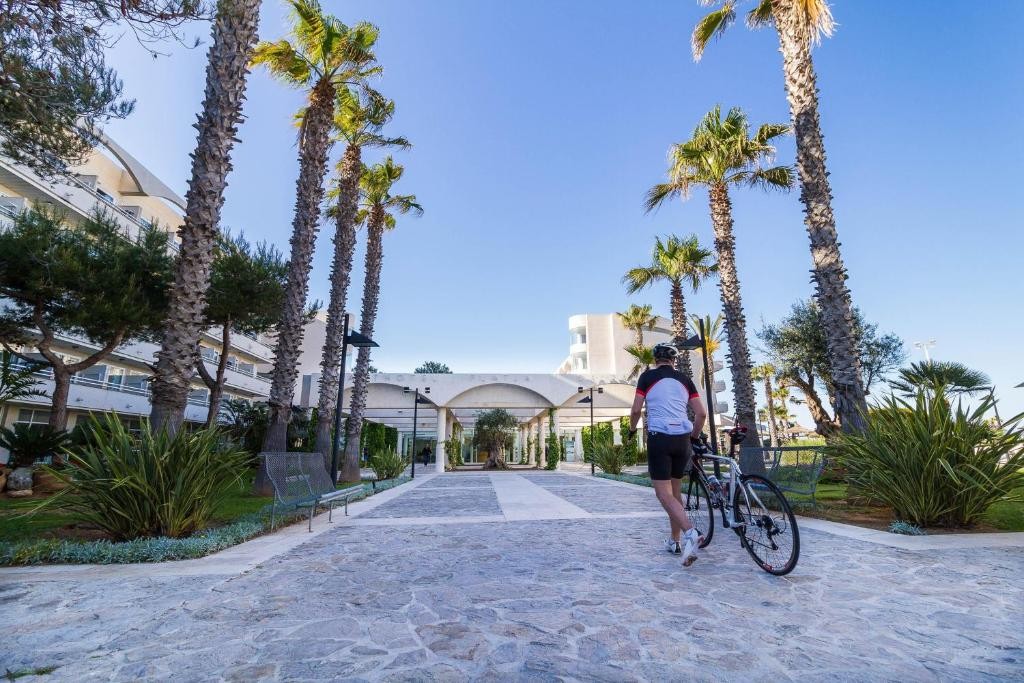 Eix Platja Daurada Aparthotel