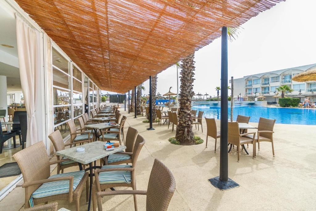 Eix Platja Daurada Aparthotel