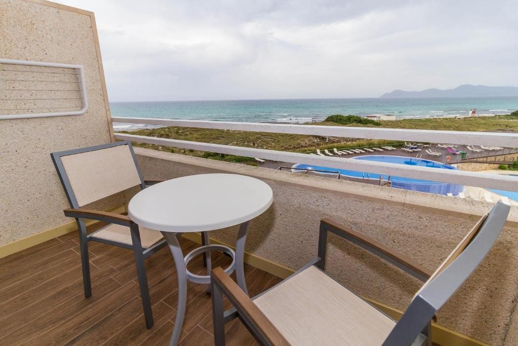 Eix Platja Daurada Aparthotel