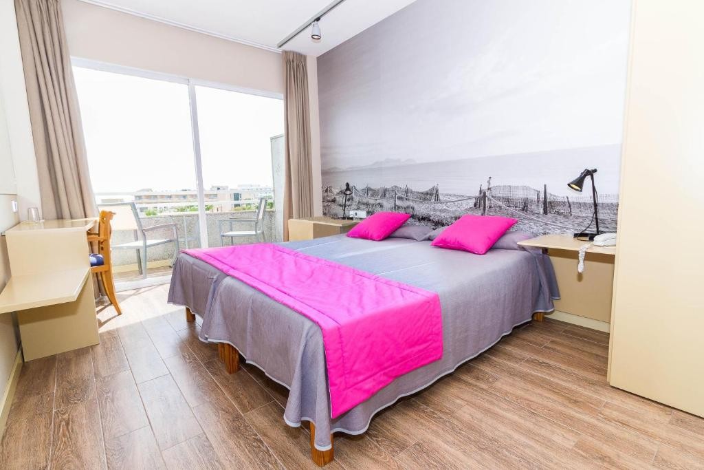Eix Platja Daurada Aparthotel