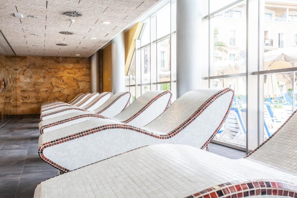 Grupotel Playa De Palma Suites & Spa
