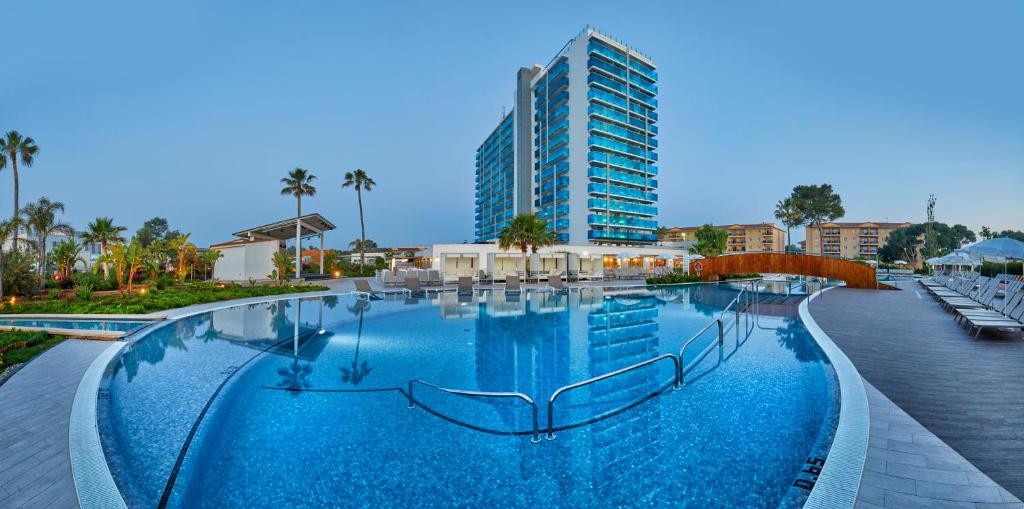 BG Tonga Tower Design Hotel & Suites