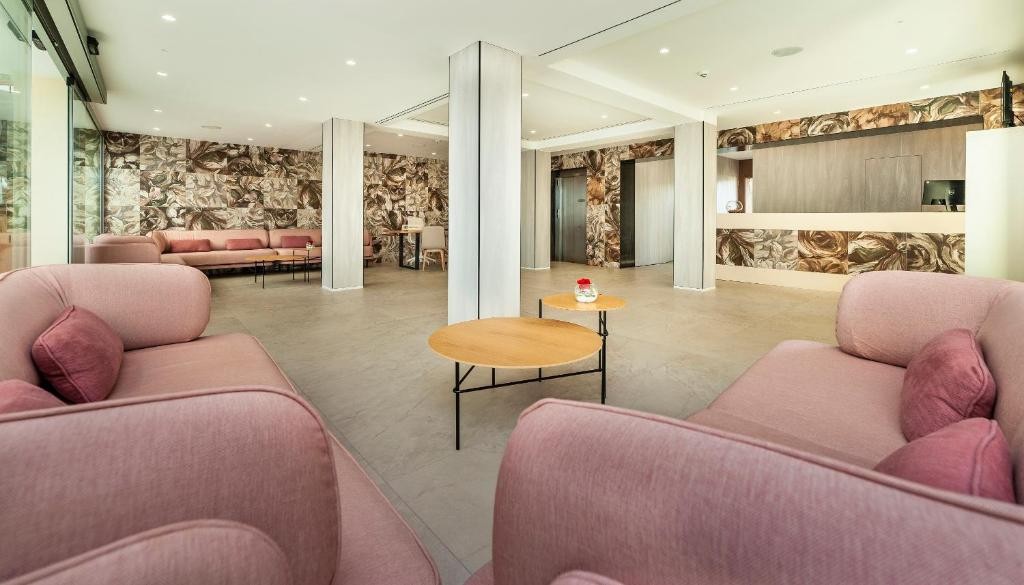 Clumba Hotel