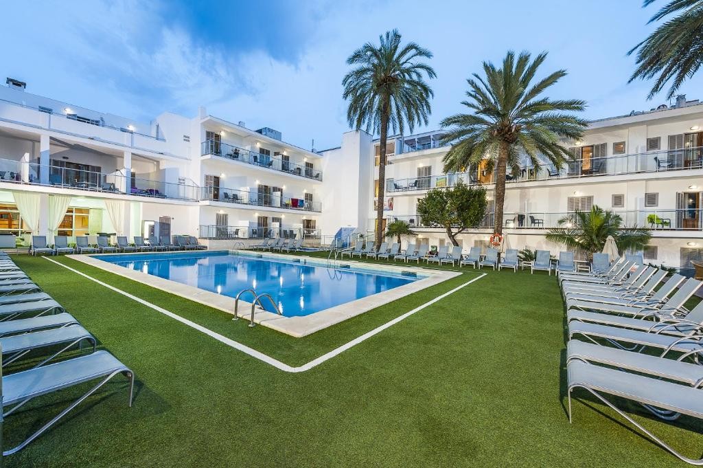 Eix Alcudia Hotel (Adults Only 18 Y.o.+)