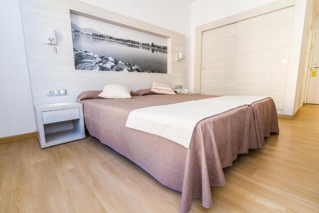 Eix Alcudia Hotel (Adults Only 18 Y.o.+)