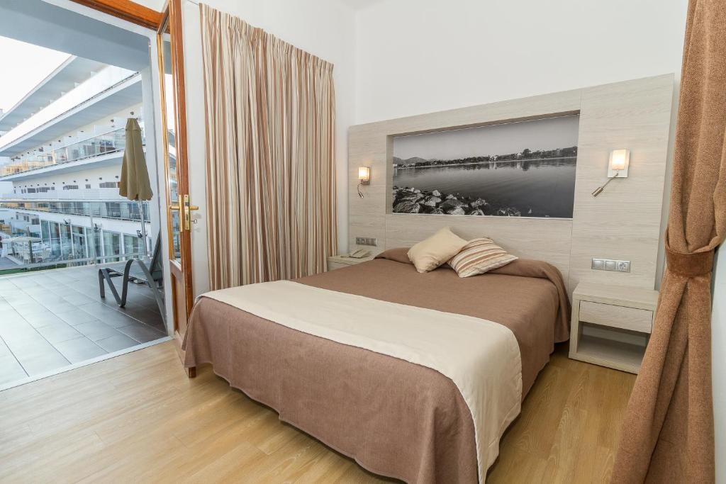 Eix Alcudia Hotel (Adults Only 18 Y.o.+)