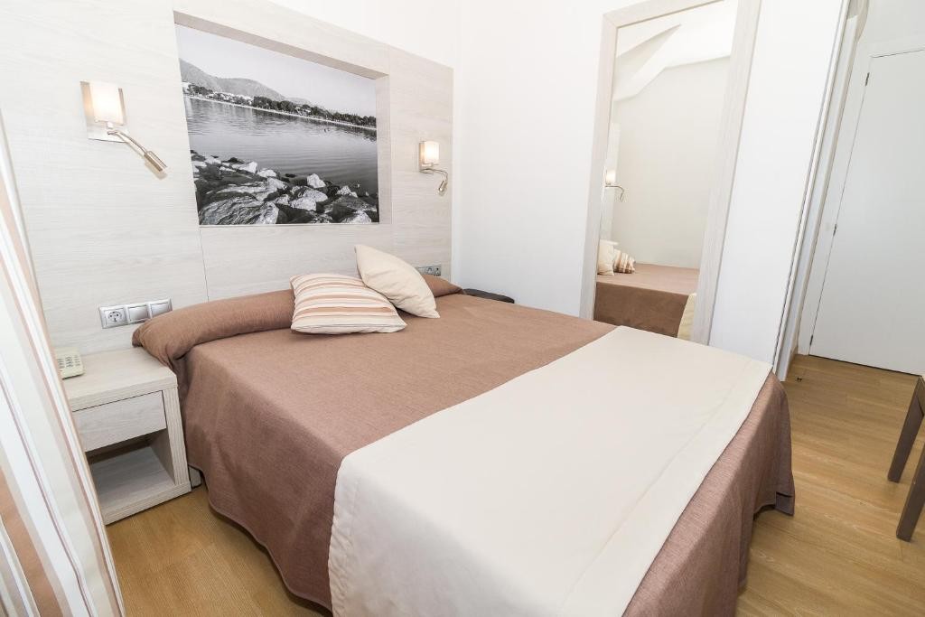 Eix Alcudia Hotel (Adults Only 18 Y.o.+)