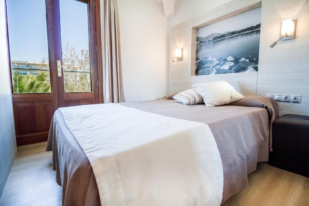 Eix Alcudia Hotel (Adults Only 18 Y.o.+)