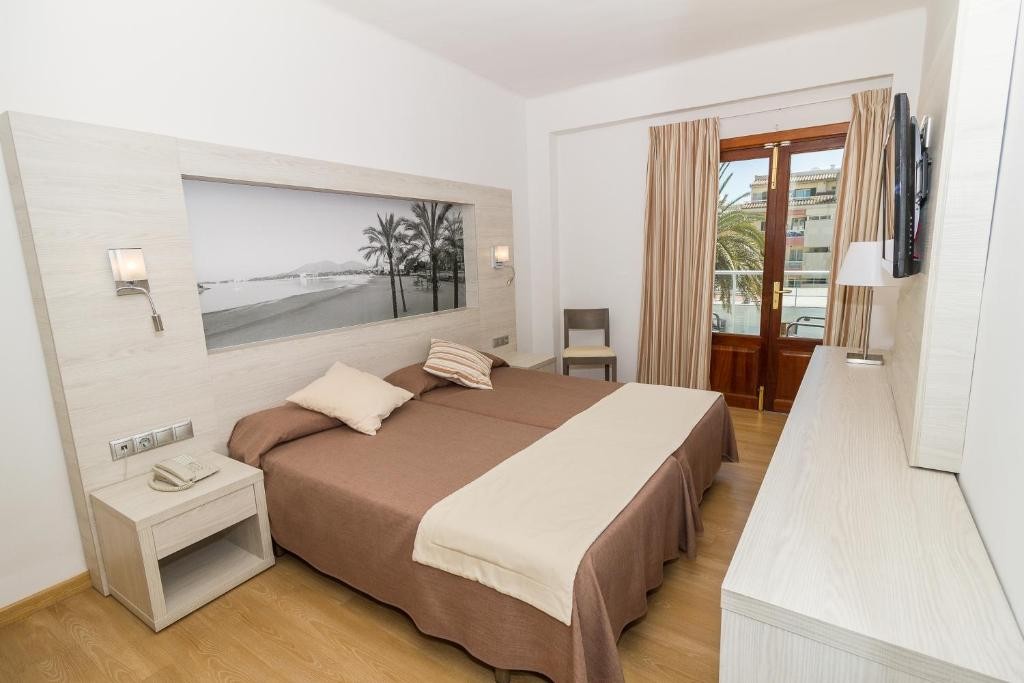 Eix Alcudia Hotel (Adults Only 18 Y.o.+)