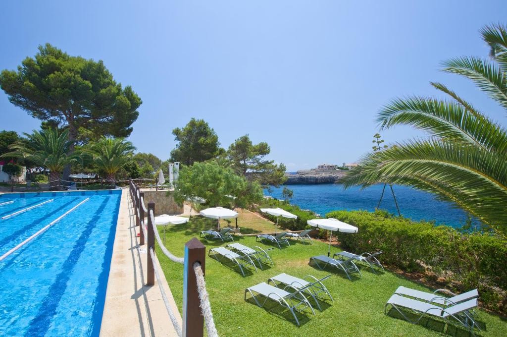 Js Cape Colom (Adults Only 18+)
