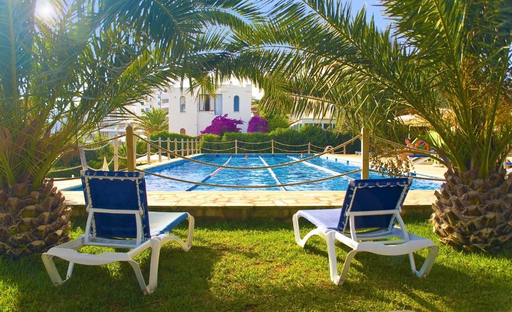 Js Cape Colom (Adults Only 18+)
