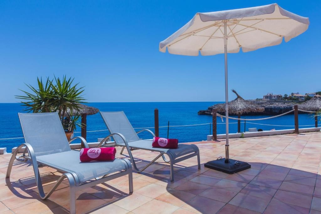 Js Cape Colom (Adults Only 18+)